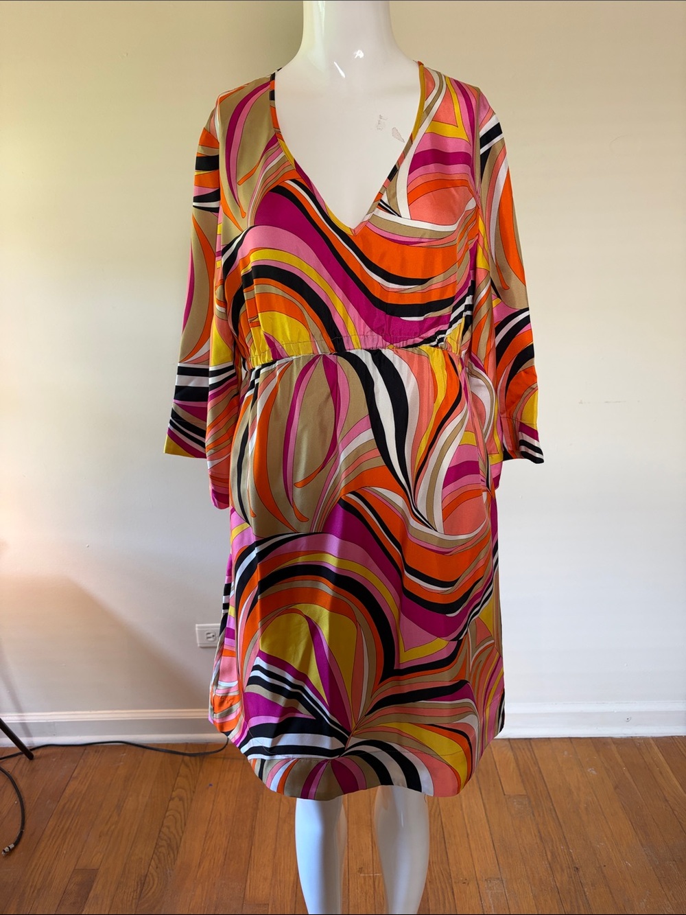 BOO GEMS Abstract Swirl V-Neck MiDi Dress in Pink & Orange